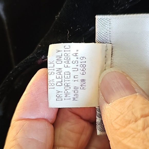 Tru Supply velvet pant suit vintage. Black w/ purple floral small. - Picture 13 of 13